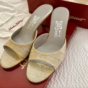 Ferragamo Perla Patentcalf style FINZIA Fuxia 5cm